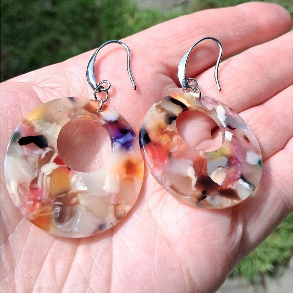 479 Dangle Earrings Round Confetti Acrylic Silver Fish Hook